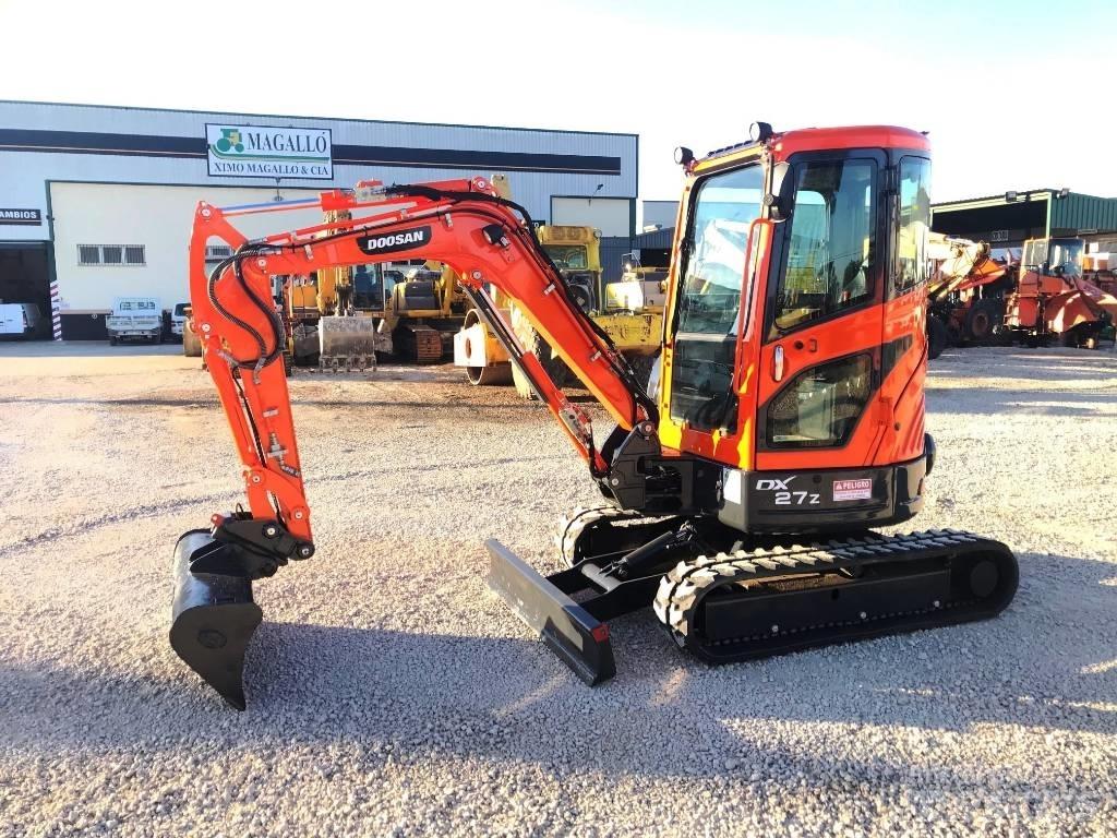 Doosan DX 27 Z 소형 굴삭기 7톤 미만