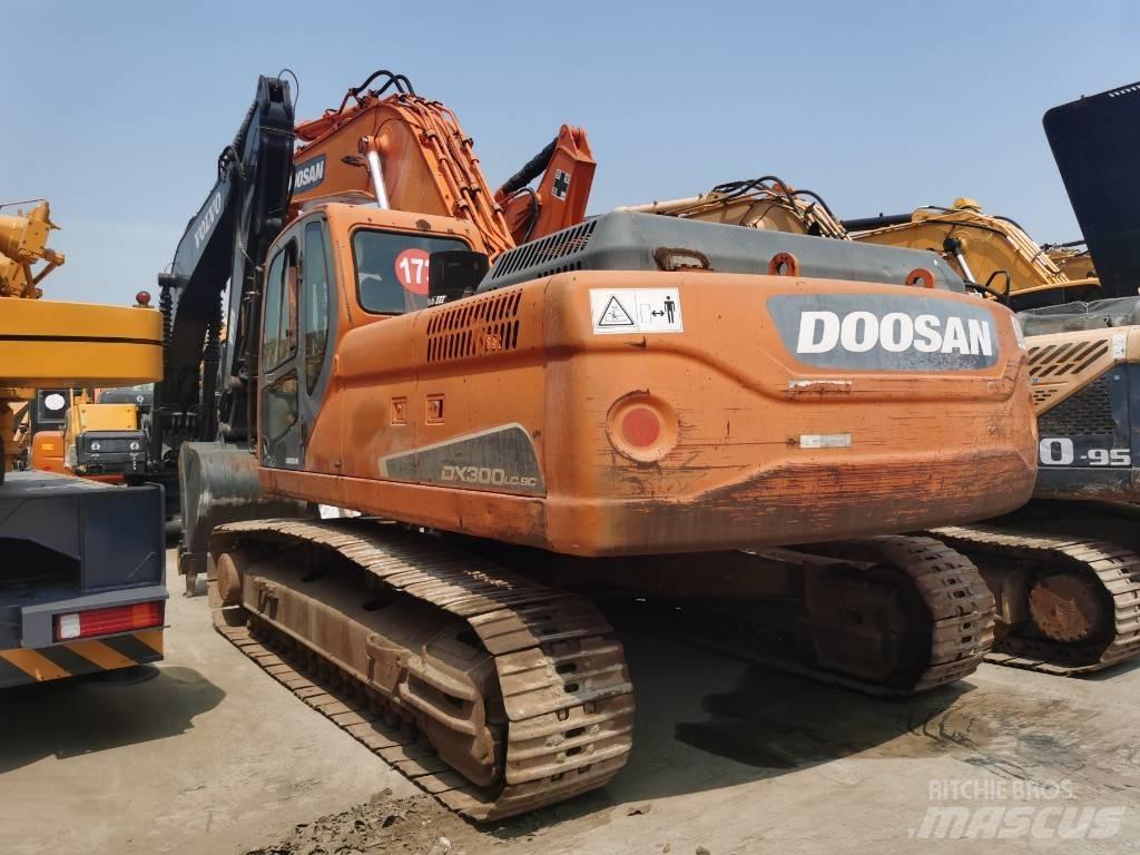 Doosan DX 300 LC 대형 굴삭기 29톤 이상