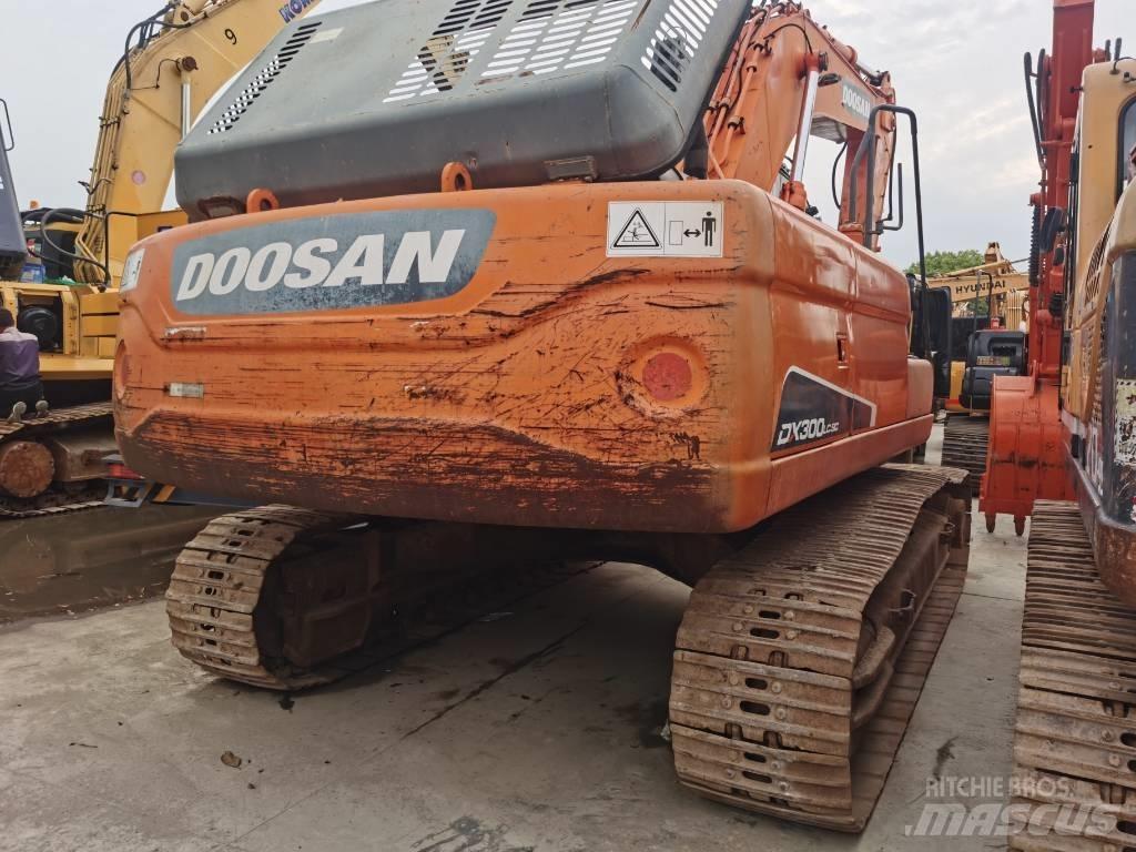 Doosan DX 300 LC 대형 굴삭기 29톤 이상