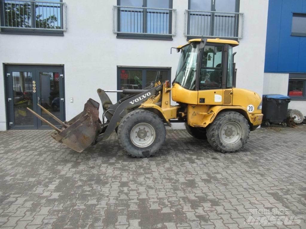 Volvo L 30 B  휠로우더