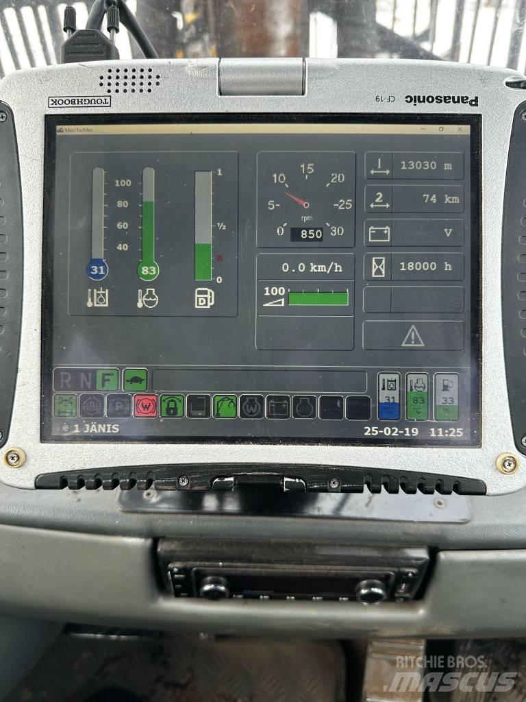 Komatsu 840 TX 원목 포워더