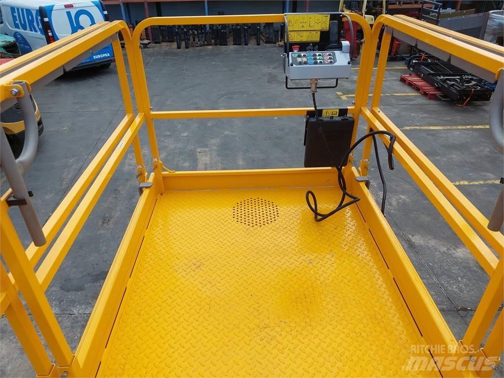 Haulotte C12DX 가위형 리프트