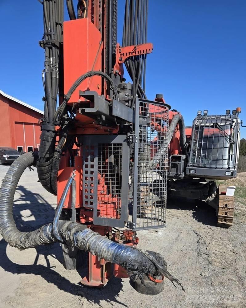 Sandvik Ranger DX800 터널링 및 지하 채굴 드릴
