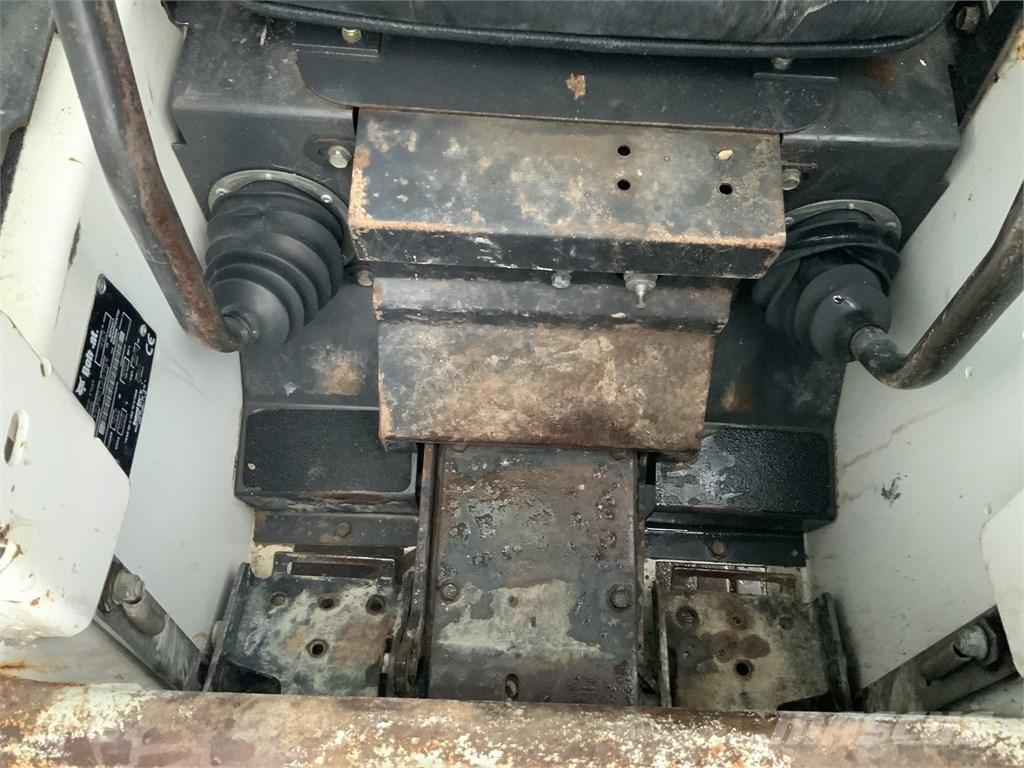 Bobcat 463  스키드로더