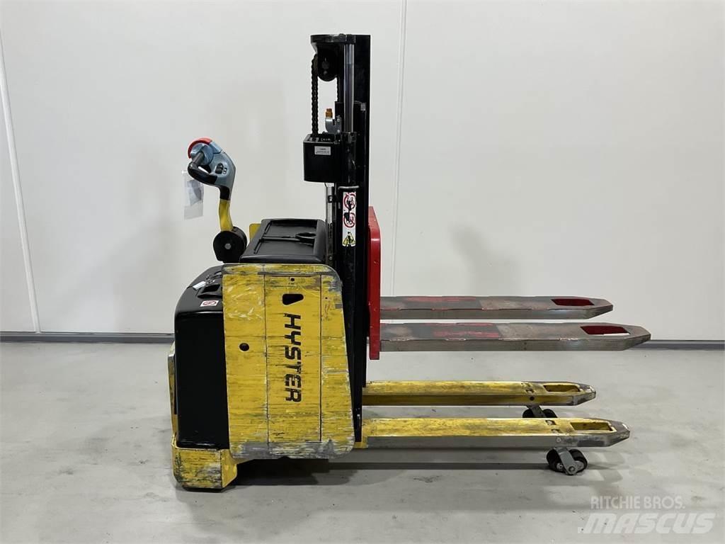 Hyster P2.0SD-17 보행식 리치 지게차