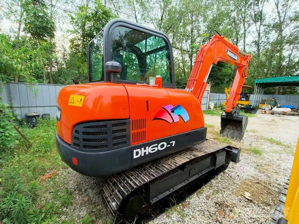 Doosan DH 60-7 소형 굴삭기 7톤 미만