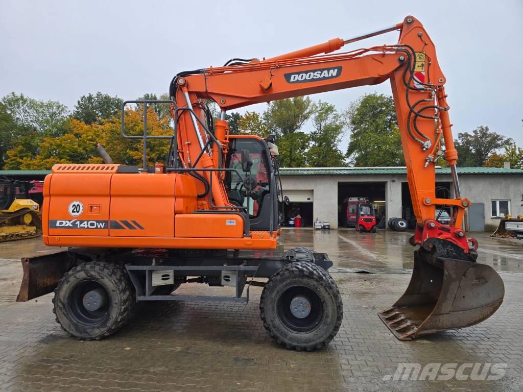 Doosan DX 140-W  휠 굴삭기