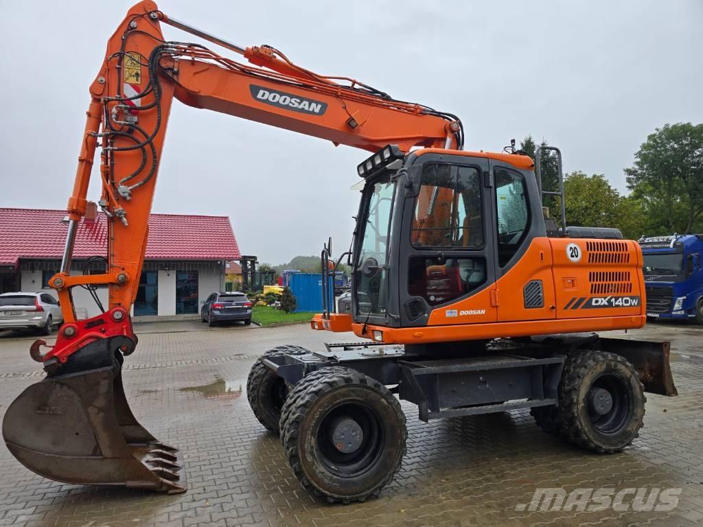 Doosan DX 140-W  휠 굴삭기