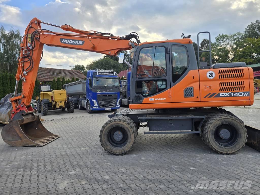 Doosan DX 140-W  휠 굴삭기