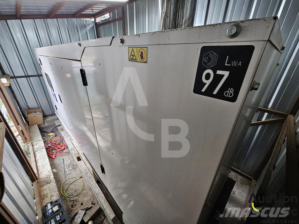 FG Wilson P150-5 디젤 발전기