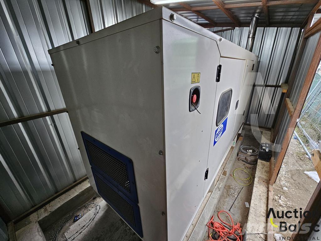 FG Wilson P150-5 디젤 발전기