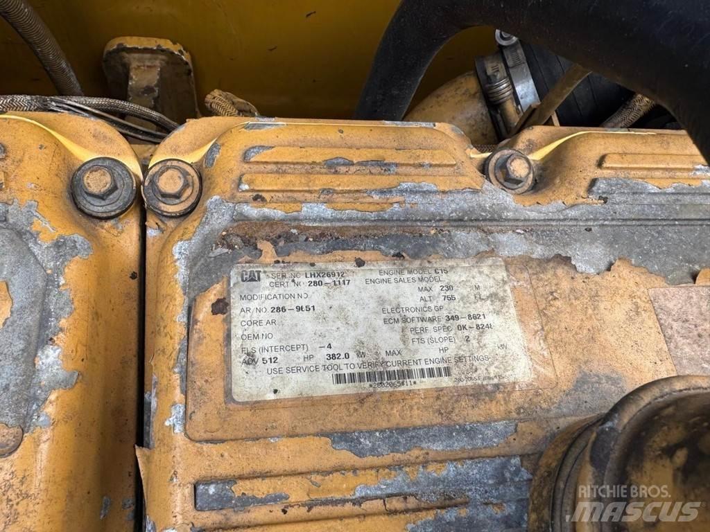 CAT 374DL 대형 굴삭기 29톤 이상