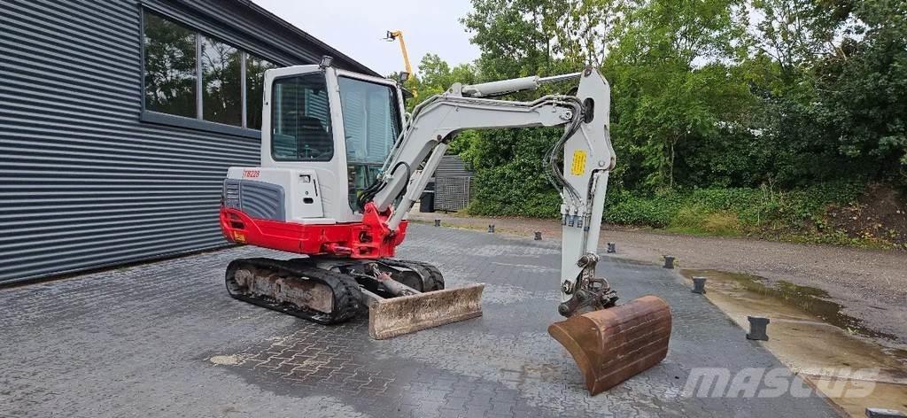 Takeuchi TB228 소형 굴삭기 7톤 미만