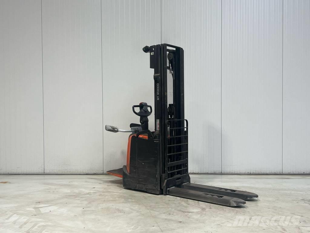 BT SPE120 보행식 리치 지게차