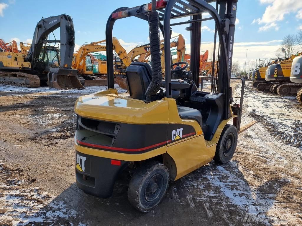 CAT DP 25 N 디젤 지게차