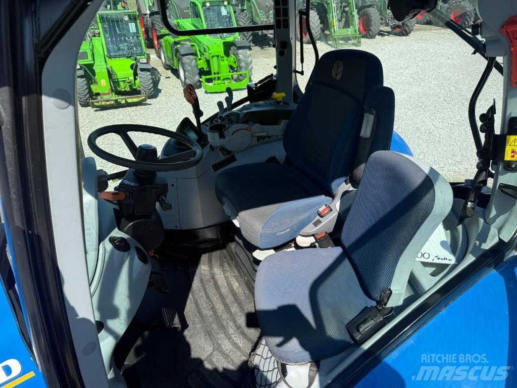 New Holland T 7.175 트랙터