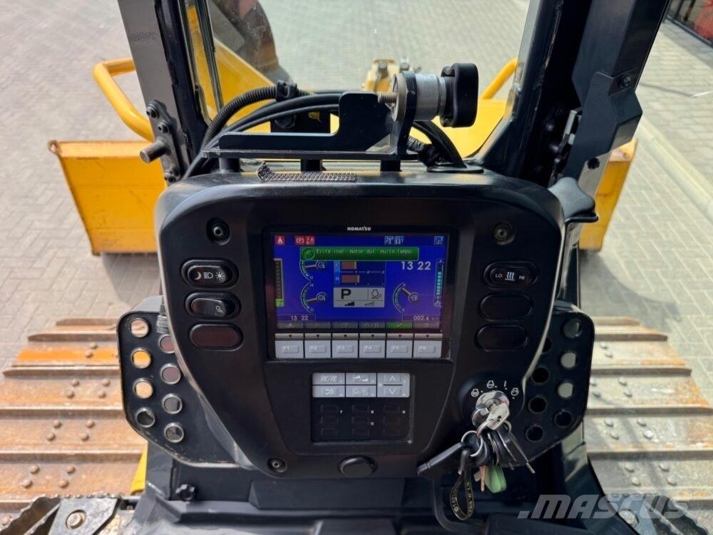 Komatsu D37PXi-24 크롤러 도저