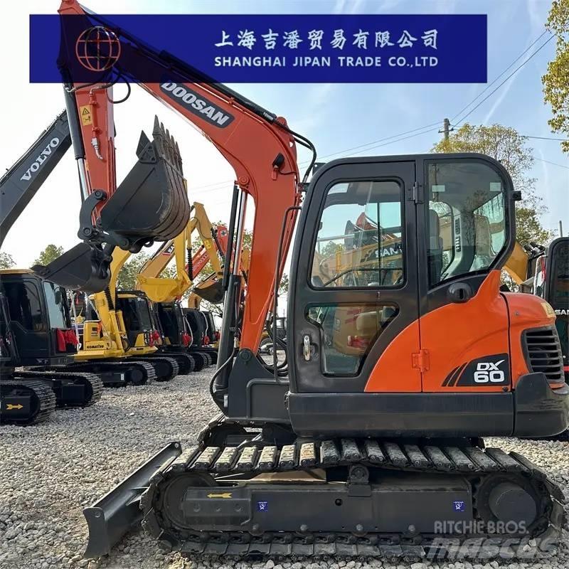 Doosan DH 60 소형 굴삭기 7톤 미만
