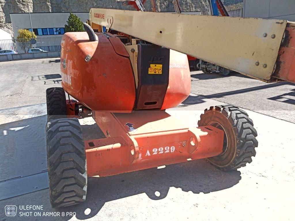 JLG 600 AJ 관절형 전동이동 리프트
