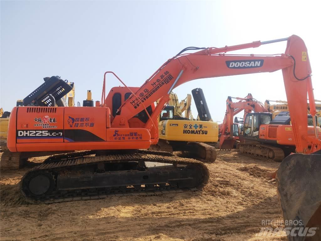 Doosan DH225LC-7 대형 굴삭기 29톤 이상