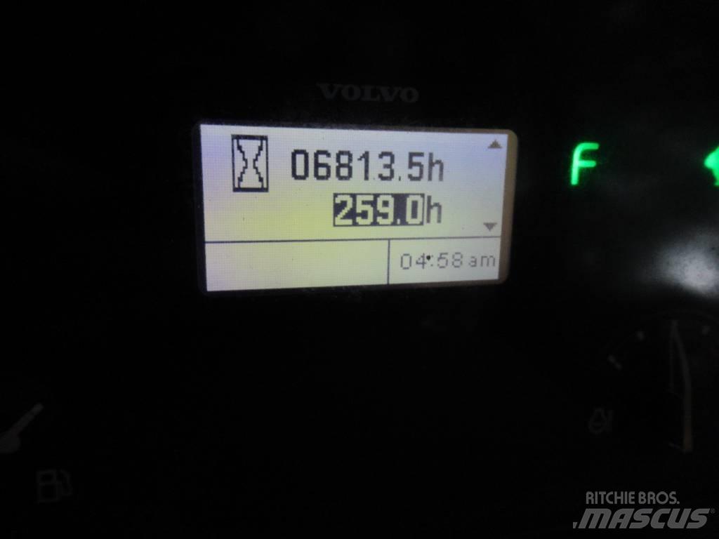 Volvo L 30 G  휠로우더