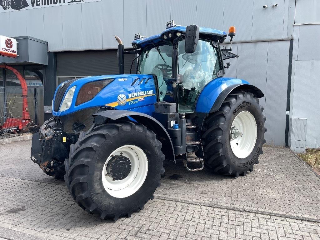 New Holland T 7.230 트랙터