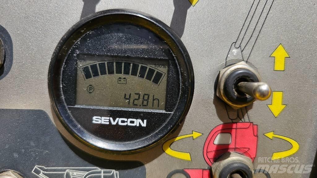 Manitou 170AETJ 관절형 전동이동 리프트