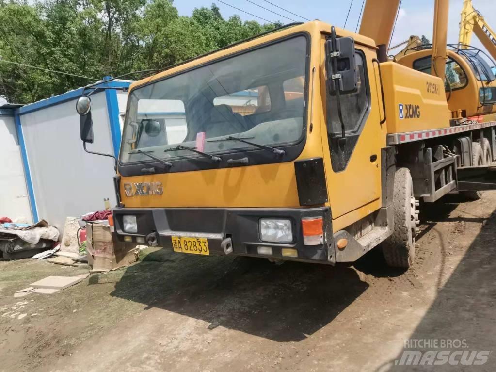 XCMG QY25K A/T 크레인