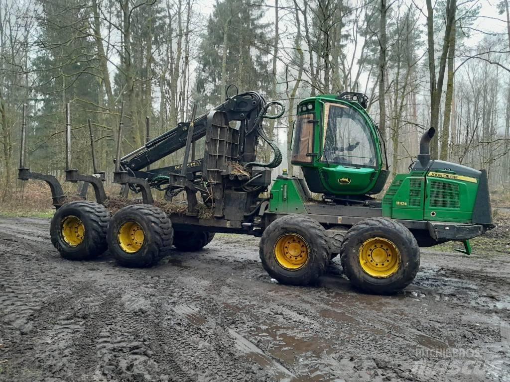 John Deere 1110 E 원목 포워더