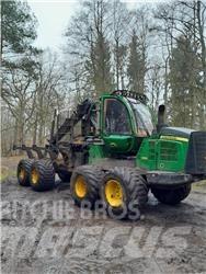 John Deere 1110 E 원목 포워더
