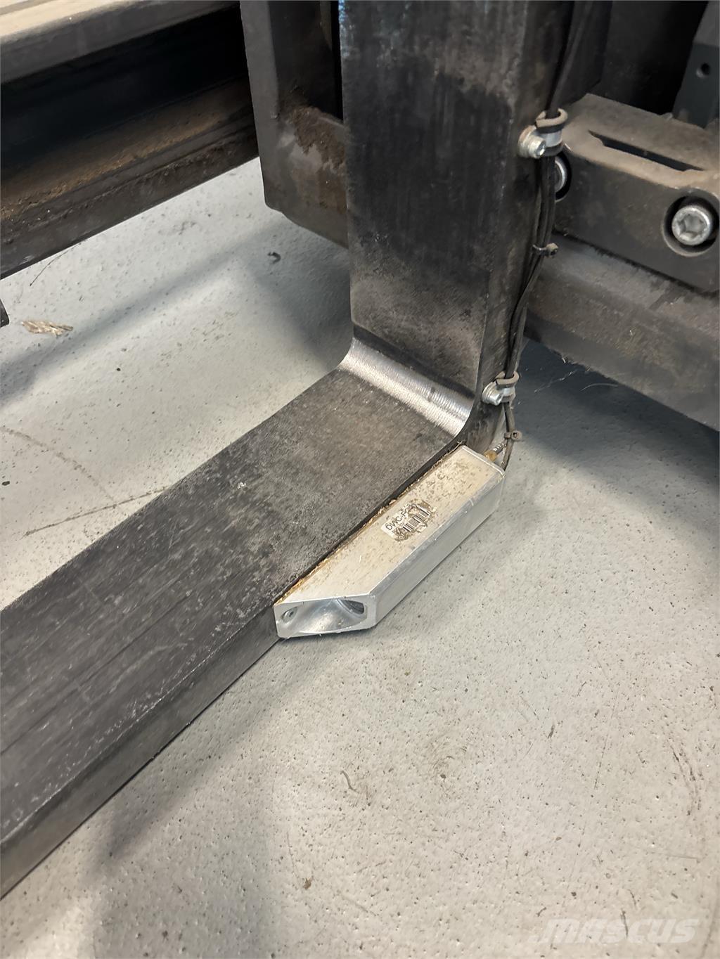 Atlet ULS140 리치 트럭