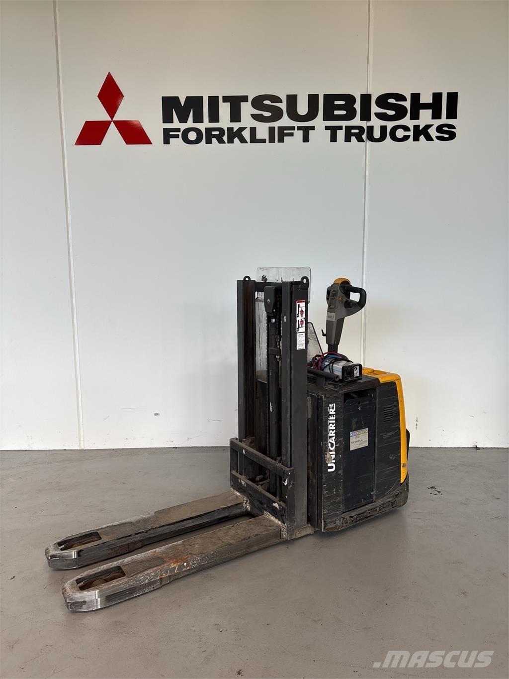 Atlet PDP200 보행식 리치 지게차