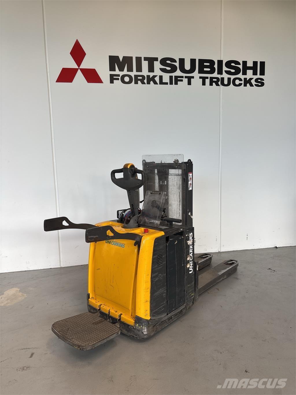 Atlet PDP200 보행식 리치 지게차