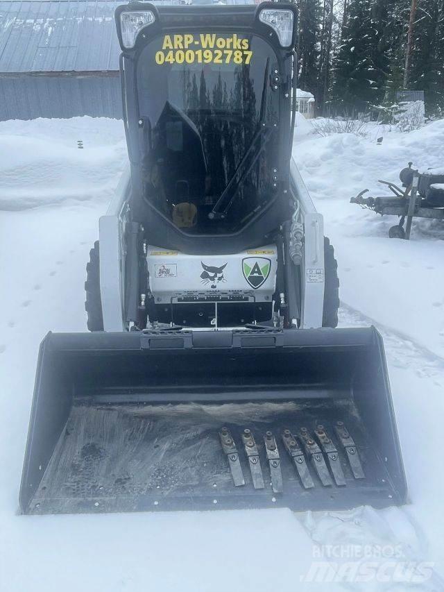 Bobcat S450  스키드로더
