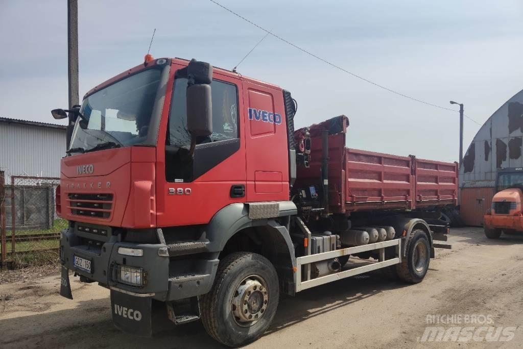 Iveco Trakker 380 덤프 트럭