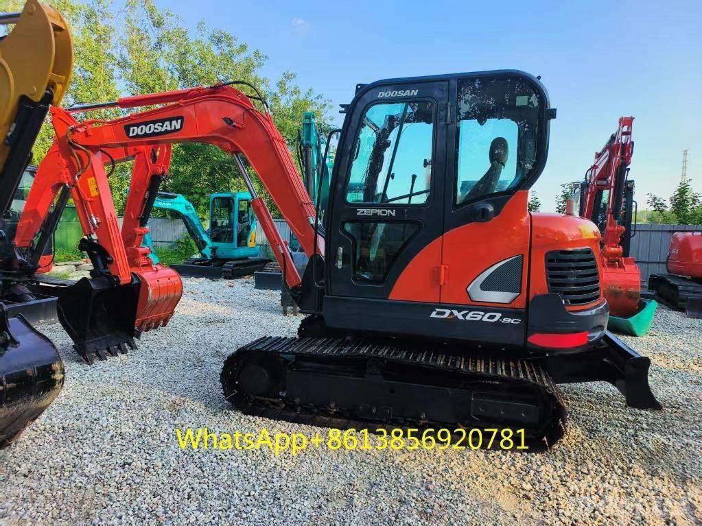 Doosan DX 60 소형 굴삭기 7톤 미만