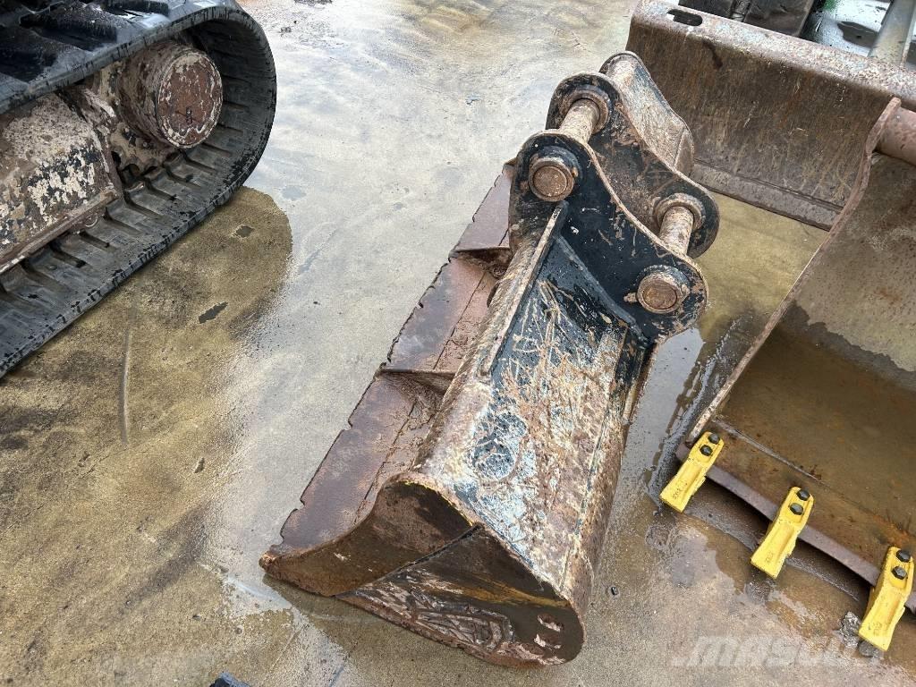 Kubota KX 080-4 중형굴삭기 7톤-28톤
