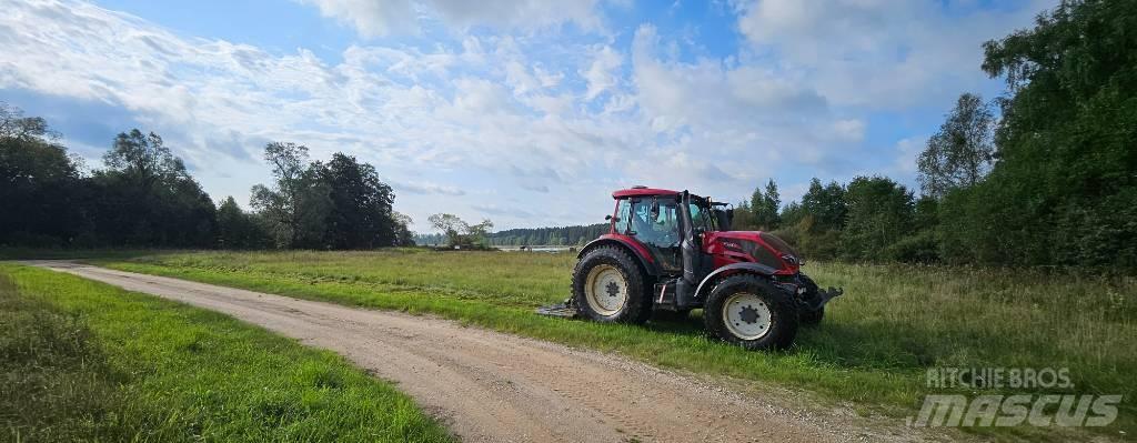 Valtra N154 트랙터