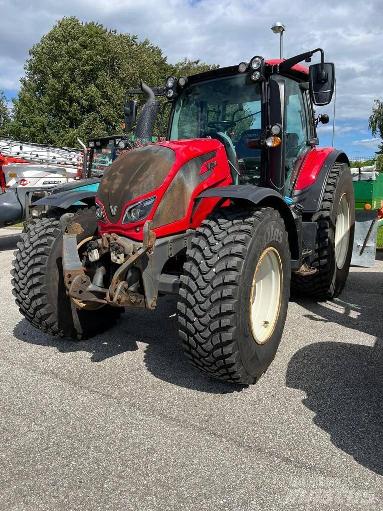 Valtra N154 트랙터