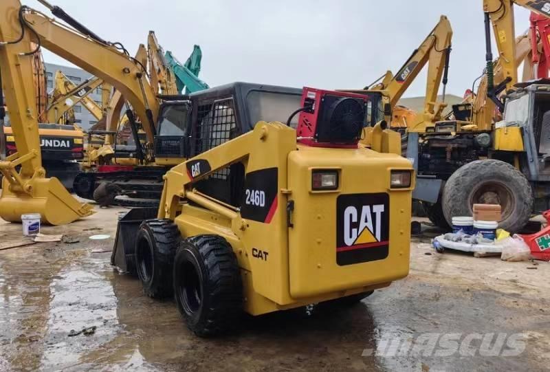 CAT 246D  스키드로더