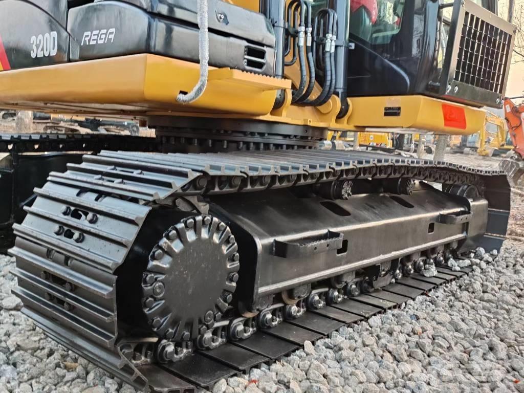 CAT 320 D 대형 굴삭기 29톤 이상