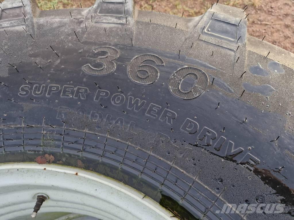 Alliance 800/65-R32 타이어, 휠 및 림