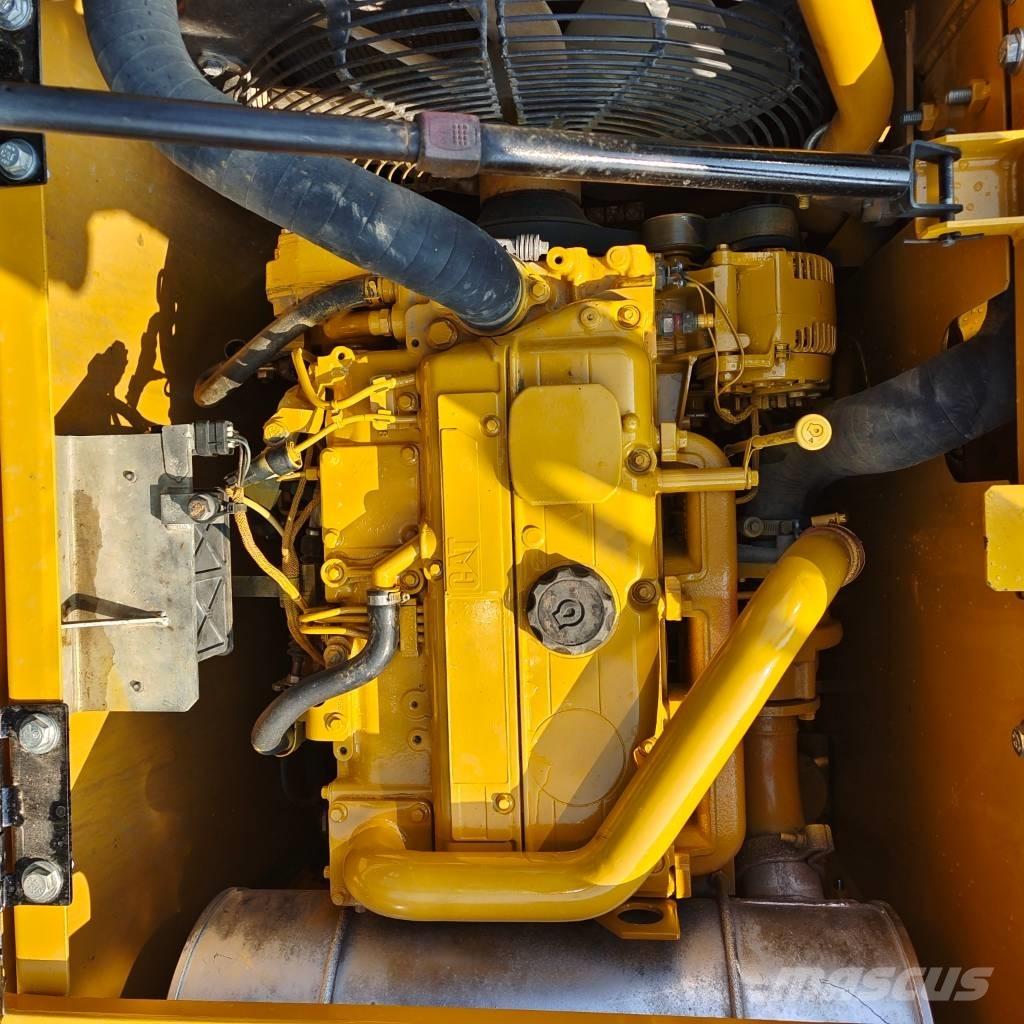 CAT 313 D 대형 굴삭기 29톤 이상