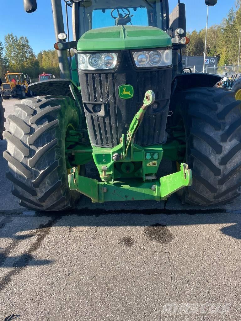 John Deere 7200 R 트랙터