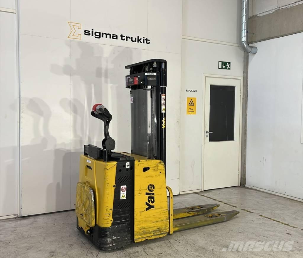 Yale MS 12 X 보행식 리치 지게차