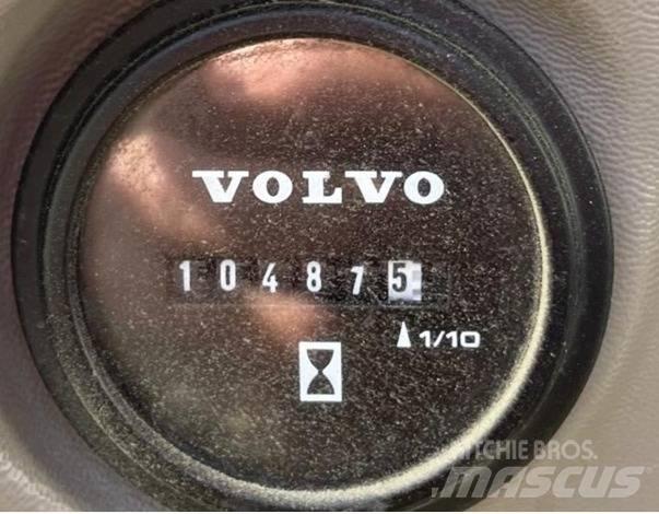 Volvo ECR 235 EL 대형 굴삭기 29톤 이상