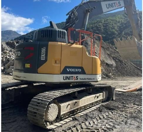 Volvo ECR 235 EL 대형 굴삭기 29톤 이상