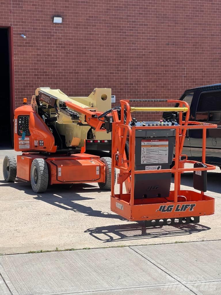 JLG E 400 AJPN 관절형 전동이동 리프트