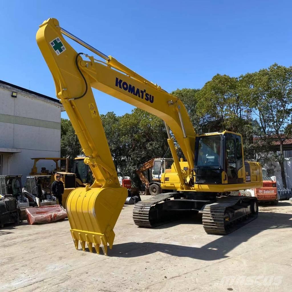 Komatsu PC 220 대형 굴삭기 29톤 이상