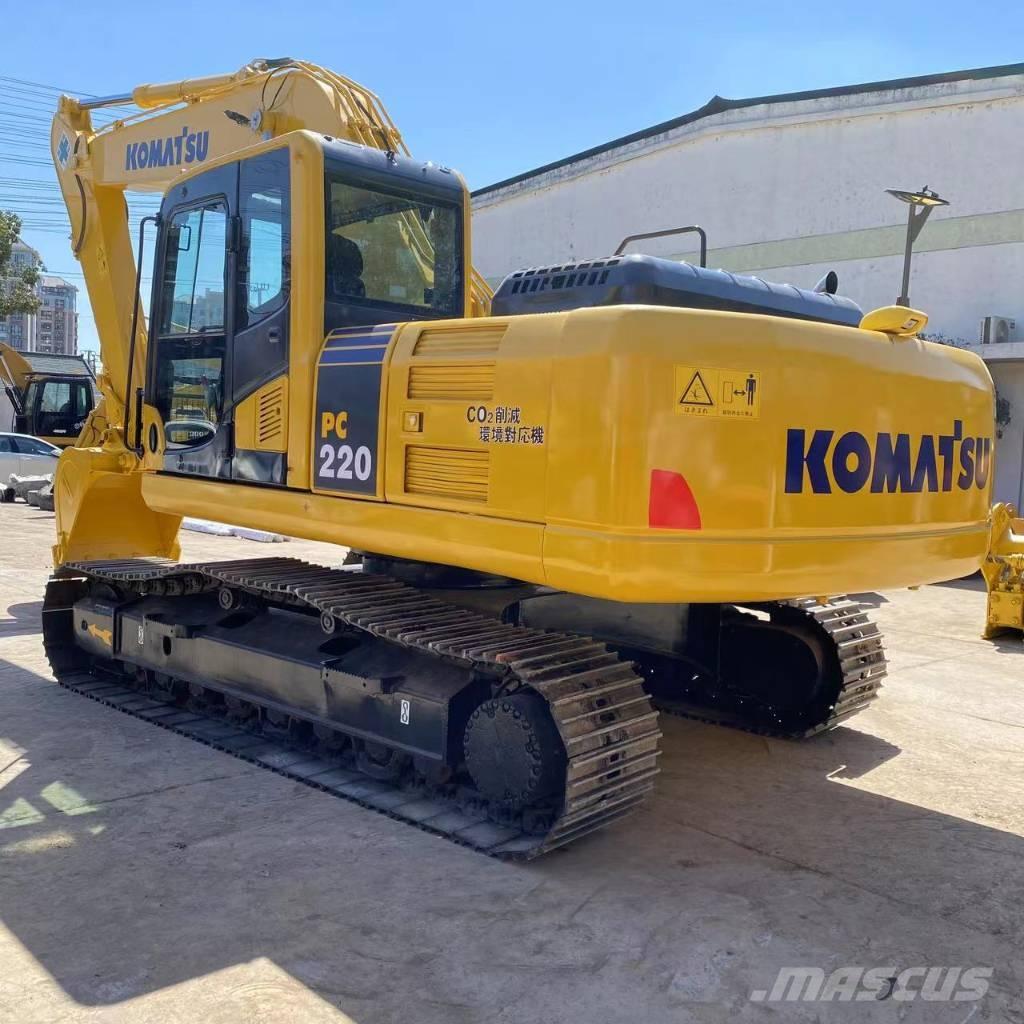 Komatsu PC 220 대형 굴삭기 29톤 이상